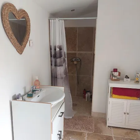 Cabanon Provencal En Pierre * Riez